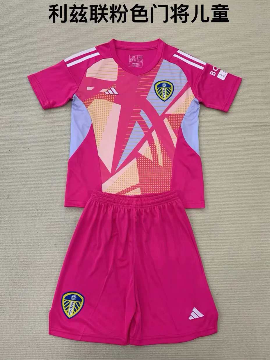 24 25 Leeds goalkeeper pink kids kit 24 25 利兹联 守门员 儿童套装