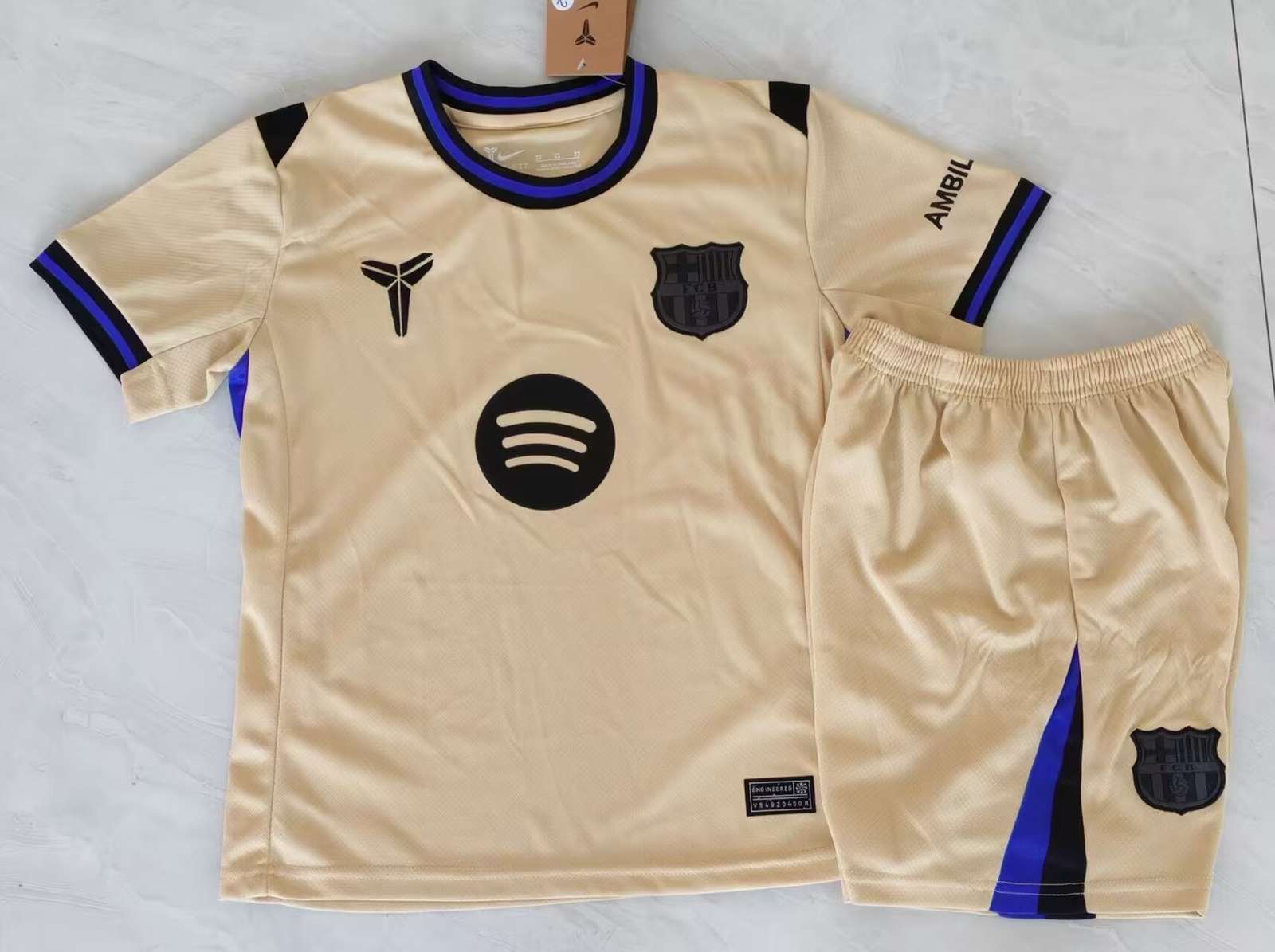 25 26 Barcelona away kid kits 25 26 巴萨 客场 孩子套装
