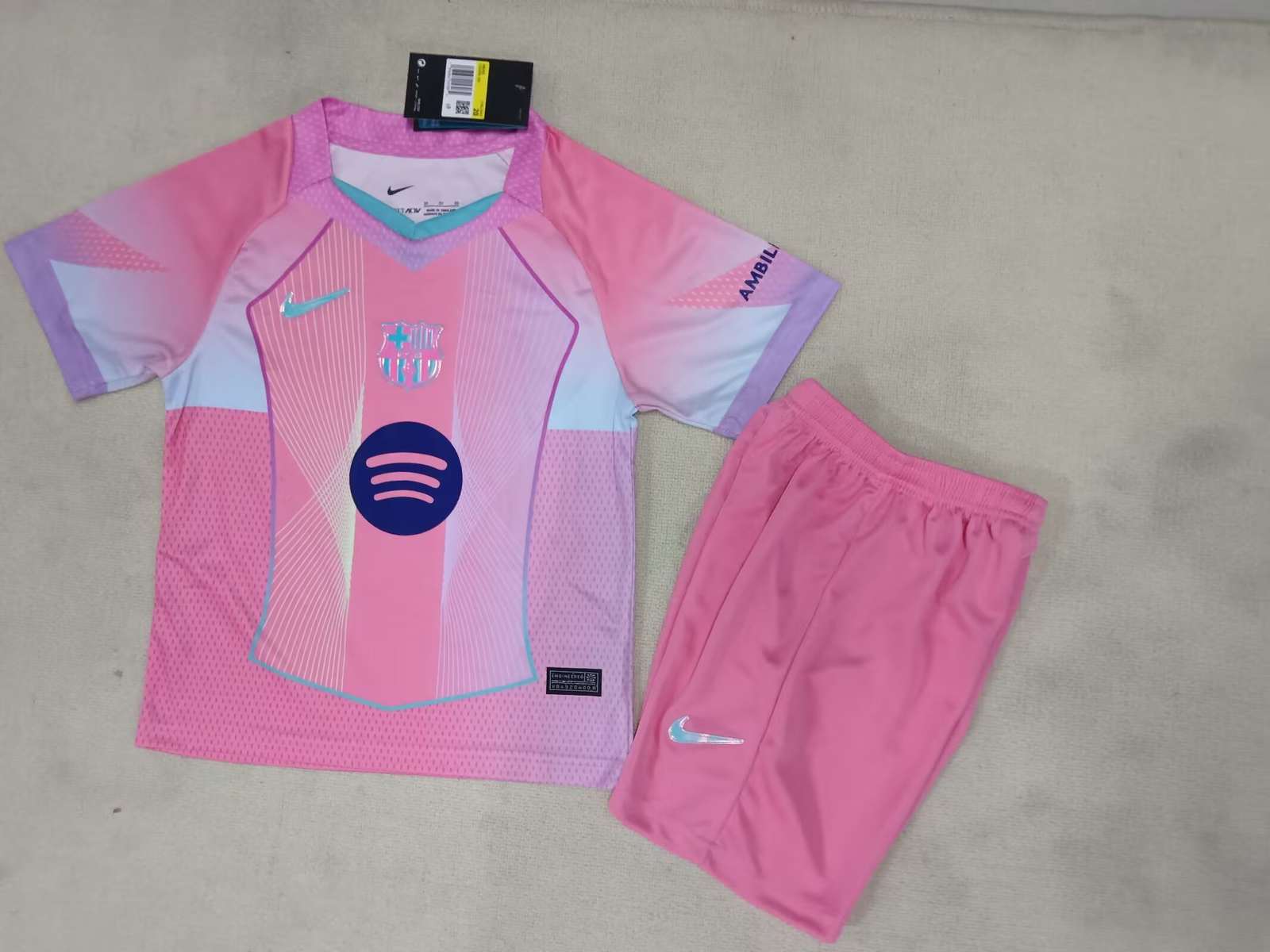 25 26 Barcelona pink kid kits 25 26 巴萨 粉色 孩子套装