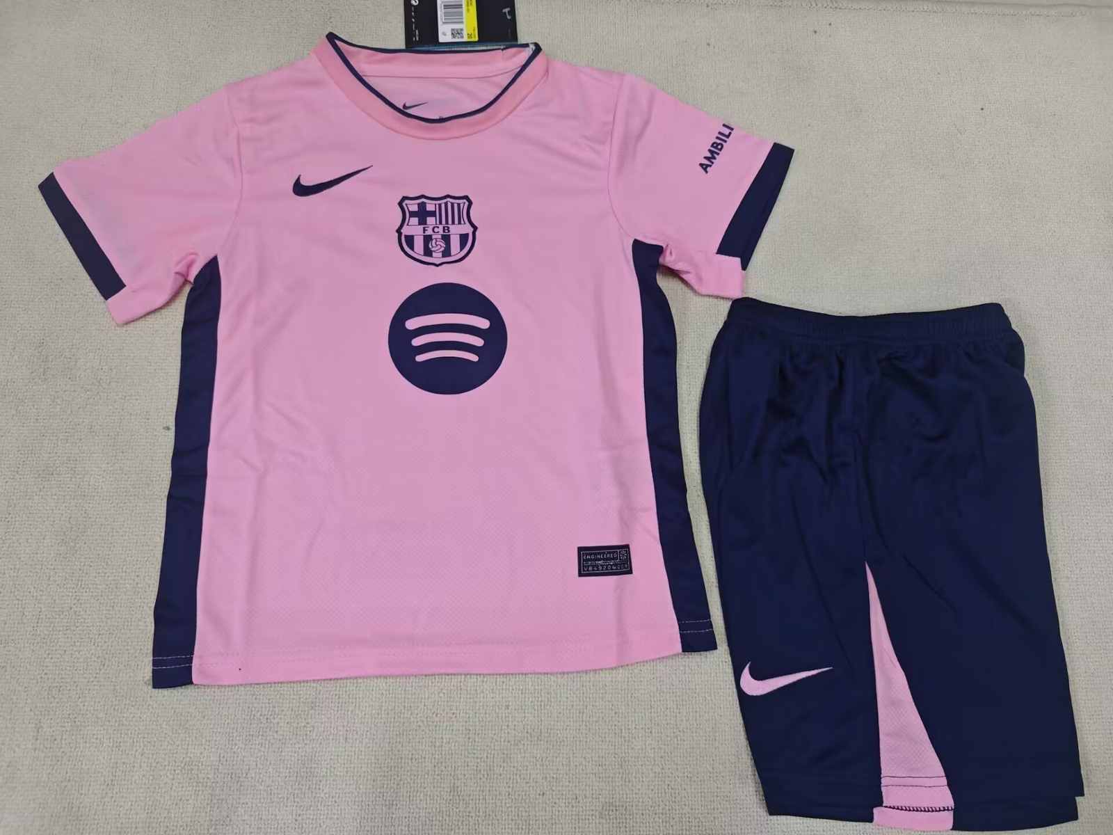 25 26 Barcelona special version kid kits 25 26 巴萨 特别版 粉色 孩子套装