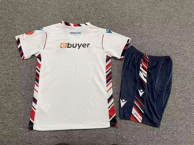 25 26 Bolton home children's kit 25 26 博尔顿 主场 孩子套件