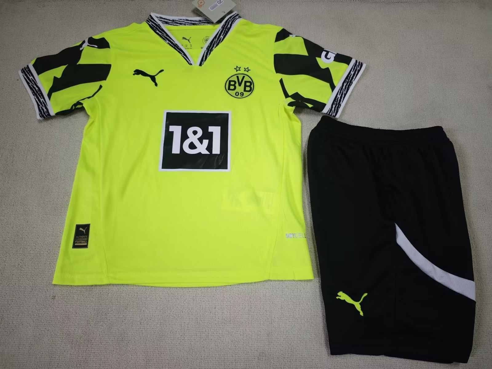 25 26 Borussia Dortmund yellow goalkeeper kids suit 25 26 多特蒙德 黄色 守门员 孩子套装