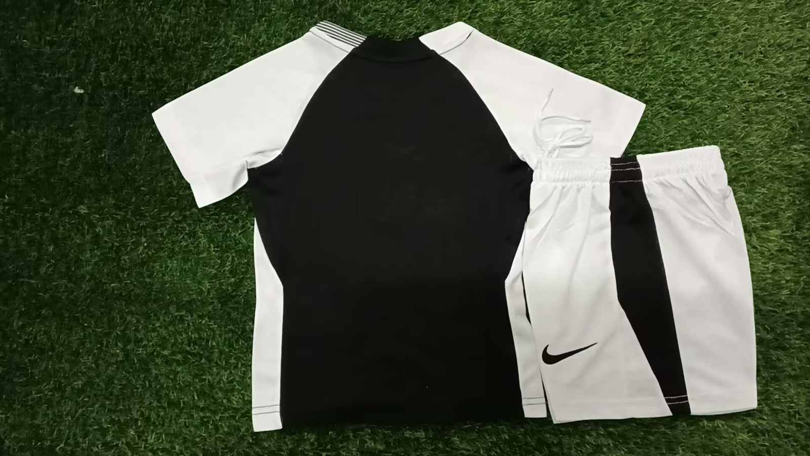 25 26 Corinthians away kid kits 25 26 科林蒂安 客场 孩子套装