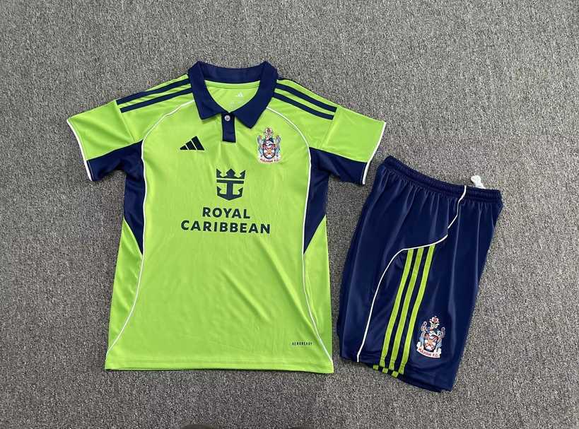 25 26 Fulham Away Kids Kit 25 26 富勒姆 客场 孩子套件