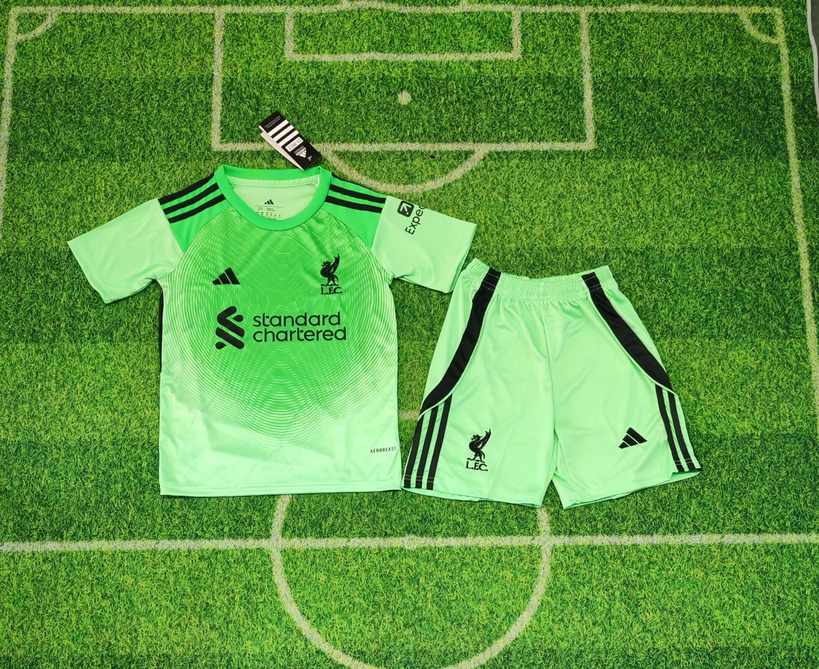 25 26 LWP light green goalkeeper kid kits 25 26 LWP 浅绿色 守门员 孩子套装