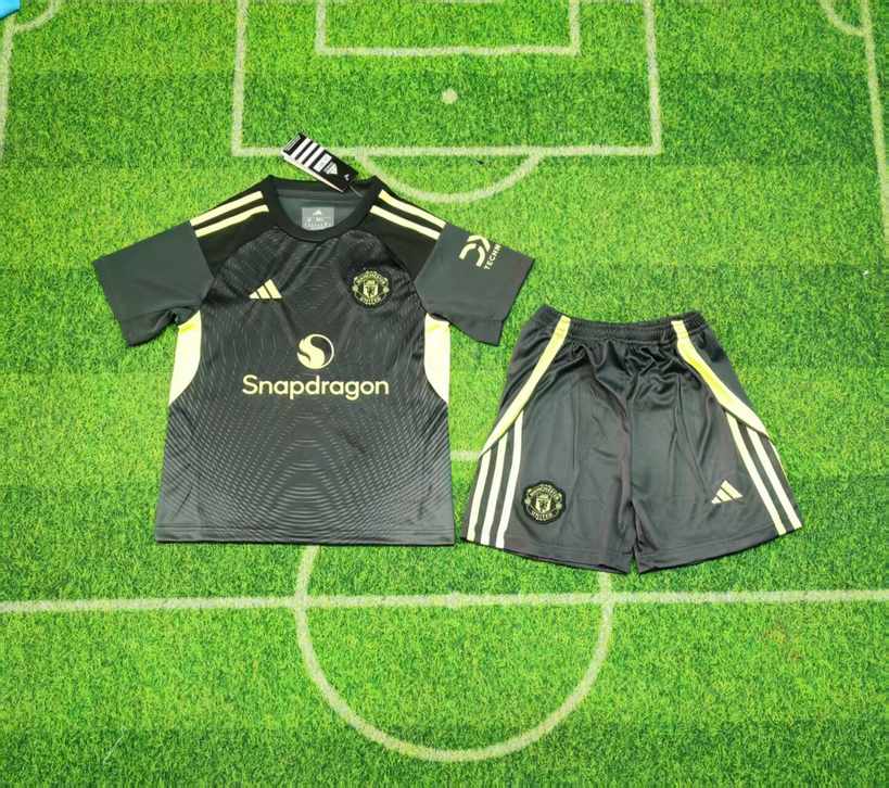 25 26 Man united goalkeeper kid kits 25 26 曼联 灰黑色 守门员 孩子套装