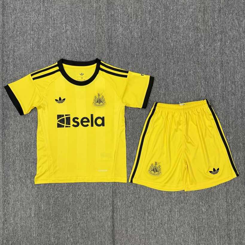 25 26 Newcastle Yellow Goalkeeper Children's Set 25 26 纽卡斯 黄色 守门员 孩子套装