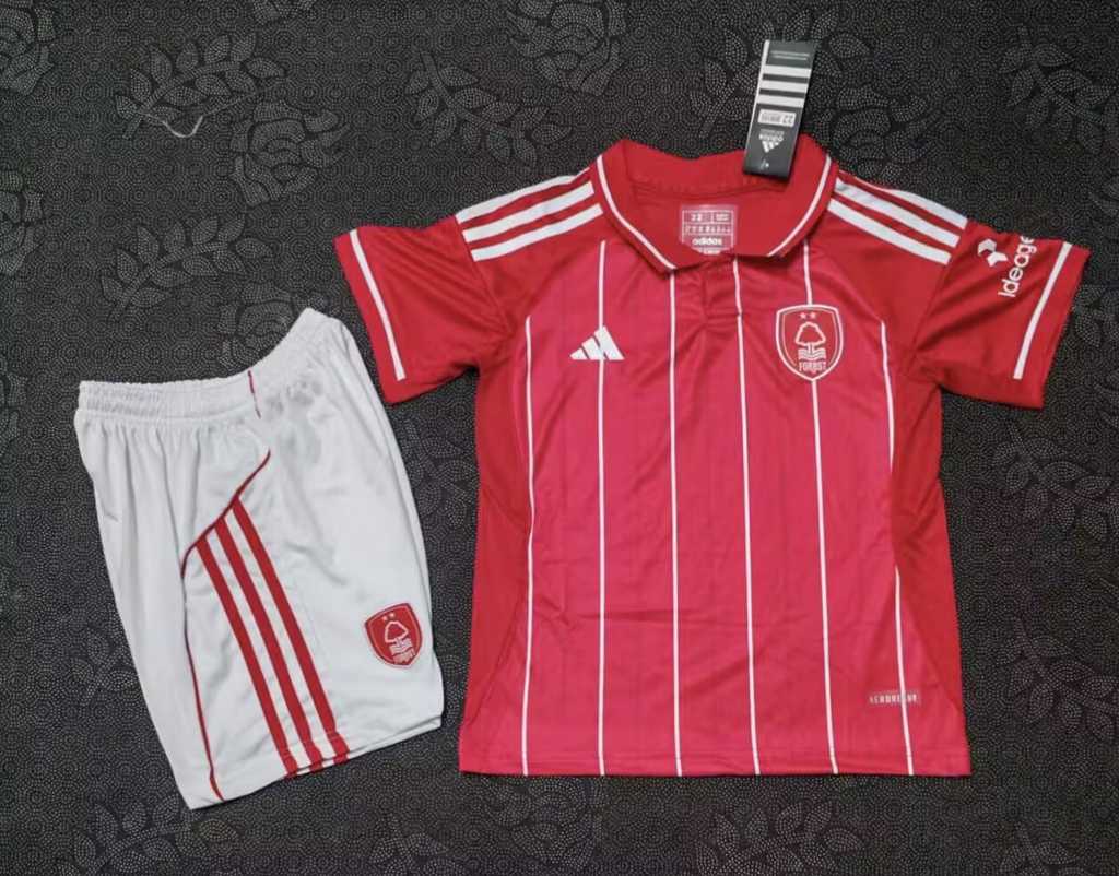 25 26 Nottingham Forest Home Kids set 25 26 诺丁森林 主场 孩子套装