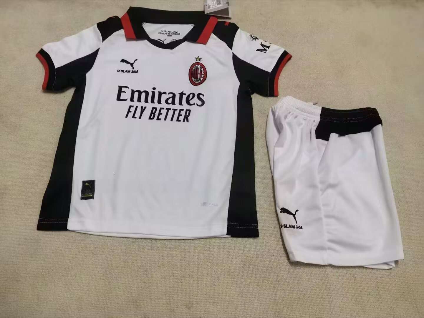 26 27 AC Milan away children's kit 26 27 AC米兰 客场 孩子套件