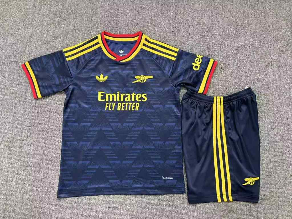 26 27 Arsenal away kid kits 26 27 阿森纳 客场 儿童套装