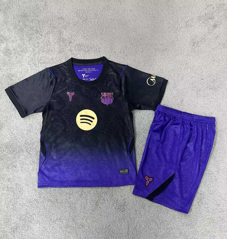 26 27 Barcelona away children's kit 26 27 巴萨 客场 孩子套件