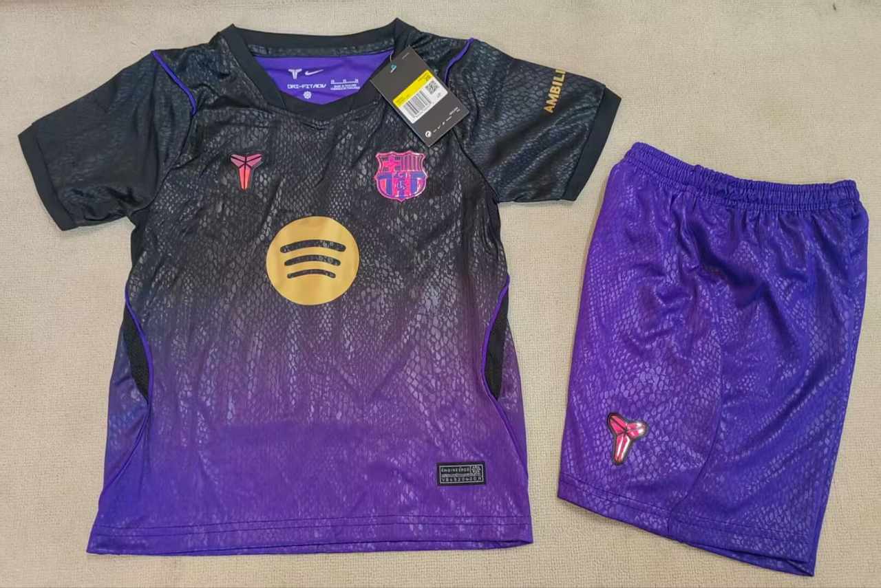 26 27 Barcelona away kid kits 26 27 巴萨 客场 儿童套装