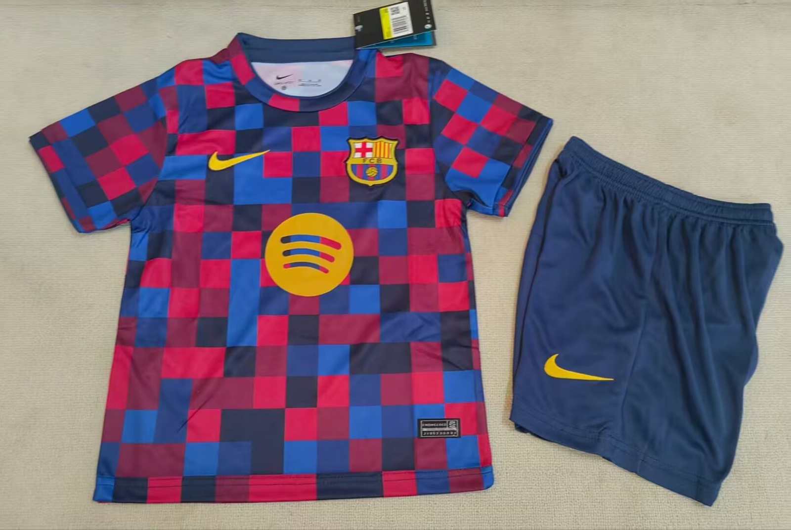 26 27 Barcelona training suit children's kit 26 27 巴萨 训练服 孩子套件