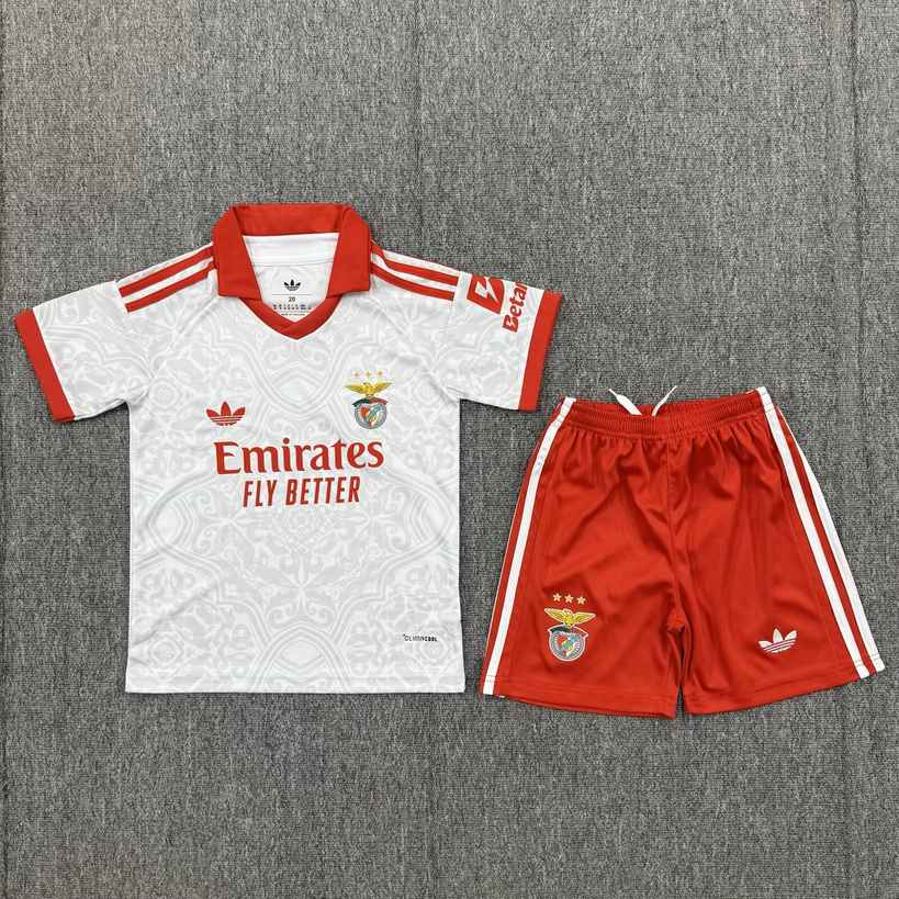 26 27 Benfica away children's kit 26 27 本菲卡 客场 孩子套件