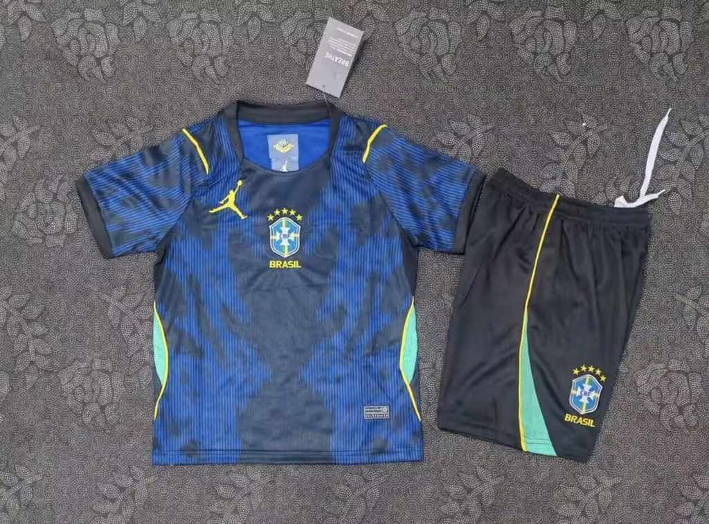26 27 Brazil away Child's Set 26 27 巴西 客场 孩子套装