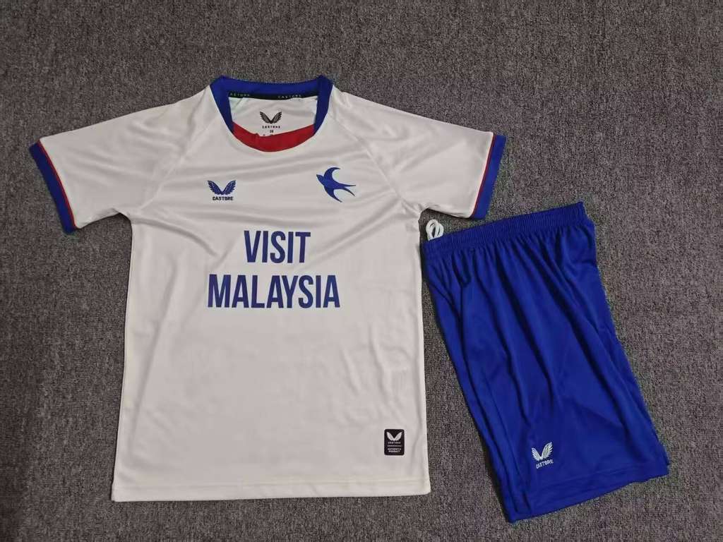 26 27 Cardiff away children's kit 26 27 卡迪夫 客场 孩子套件