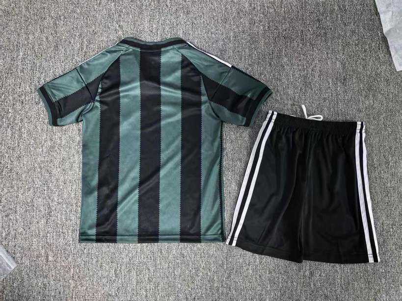 26 27 Celtic Away Kids Kit 26 27 凯尔特人 客场 孩子套件