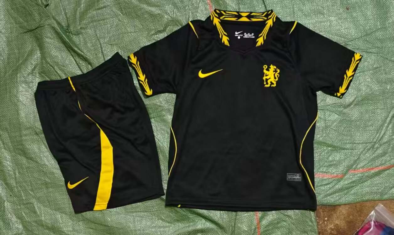 26 27 Chelsea away children's kit 26 27 切尔西 客场 孩子套件