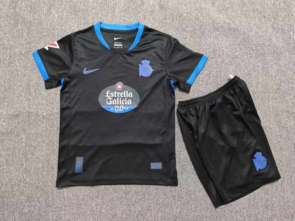 26 27 Deportivo La Coruna away children's kit 26 27 拉科鲁尼亚 客场 孩子套件