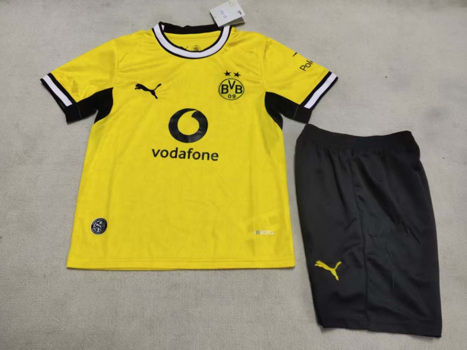 26 27 Dortmund home children's kit 26 27 多特蒙德 主场 孩子套件