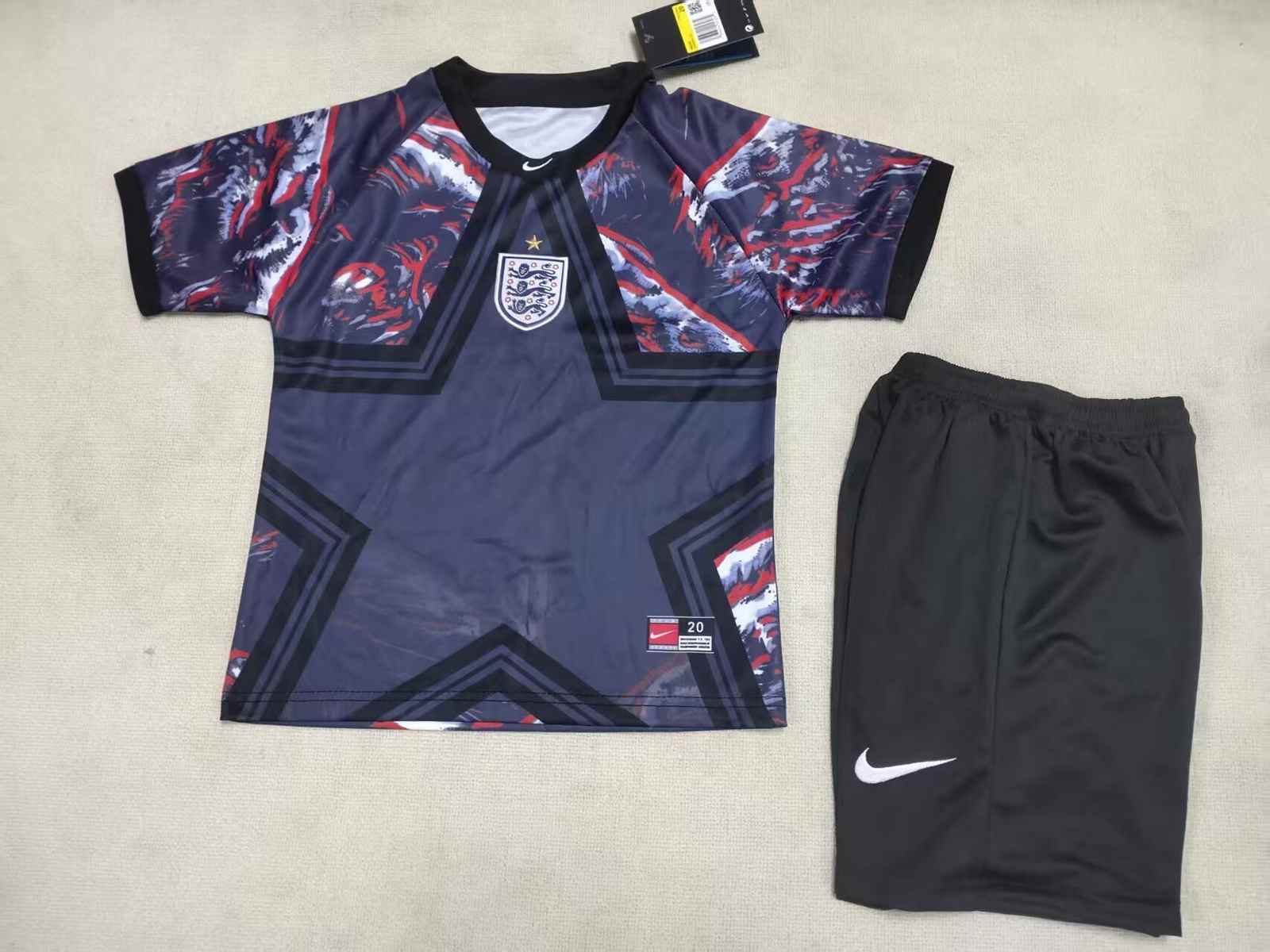 26 27 England Goalkeeper Kids Kit 26 27 英格兰 守门员 儿童套装