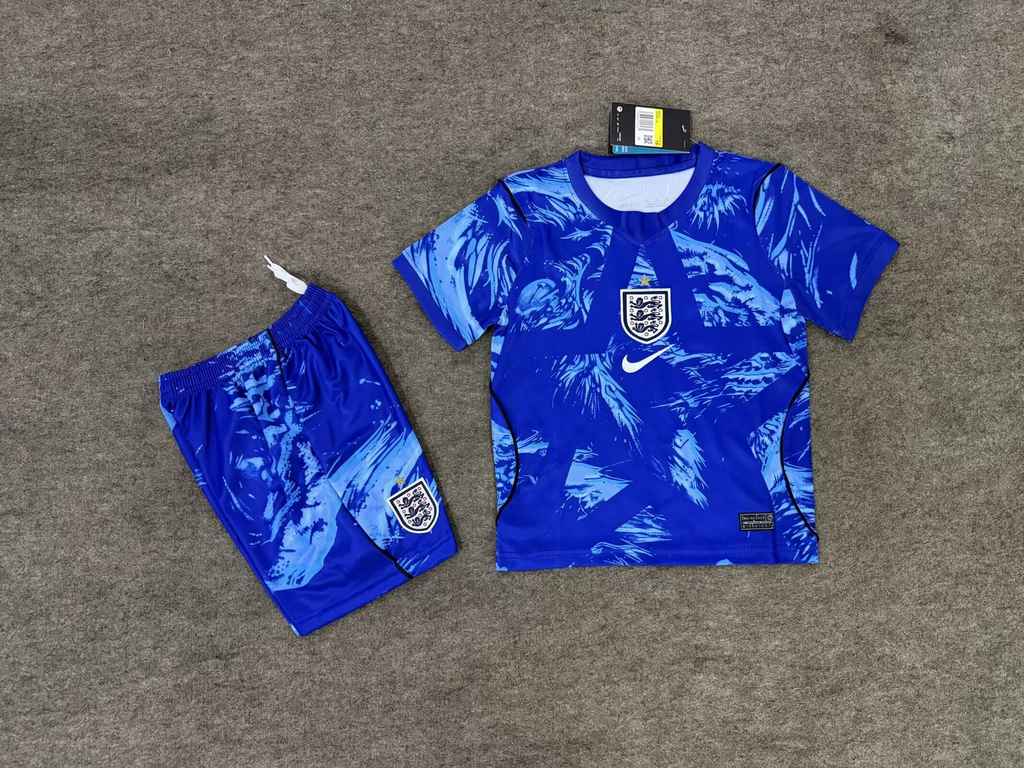 26 27 England Goalkeeper Kids Kit 26 27 英格兰 守门员 孩子套件