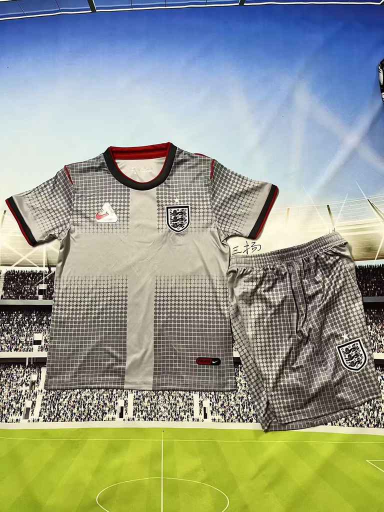 26 27 England pre match children's kit 26 27 英格兰 赛前 儿童套装