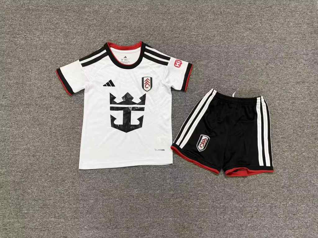 26 27 Fulham Home Kids Kit 26 27 富勒姆 主场 孩子套件