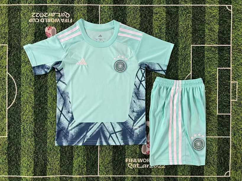26 27 Germany Blue Goalkeeper Children's Kit 26 27 德国 蓝色 守门员 孩子套件