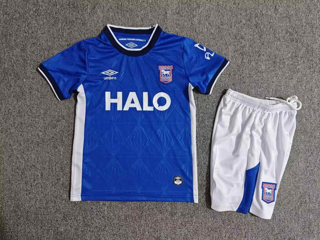26 27 Ipswich home children's kit 26 27 伊普斯维奇 主场 孩子套件