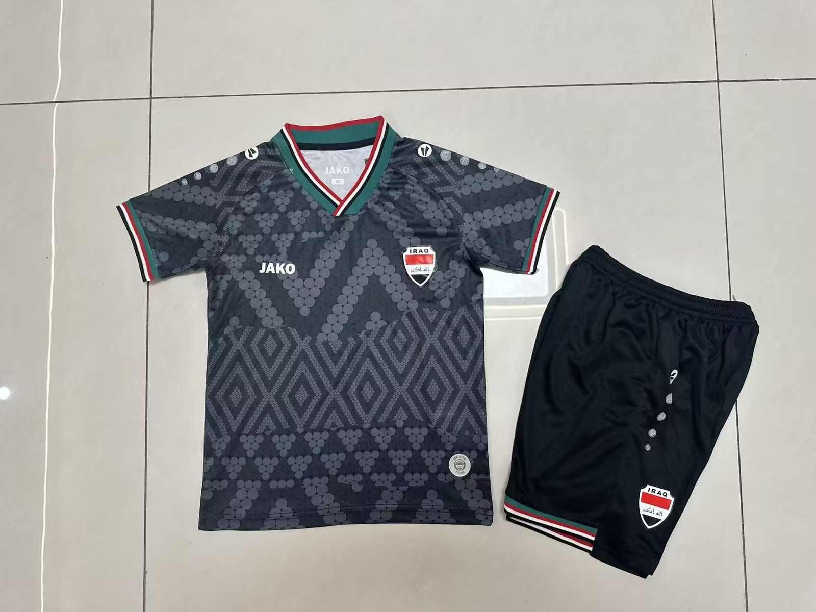 26 27 Iraq third away children's kit 26 27 伊拉克 二客 儿童套装