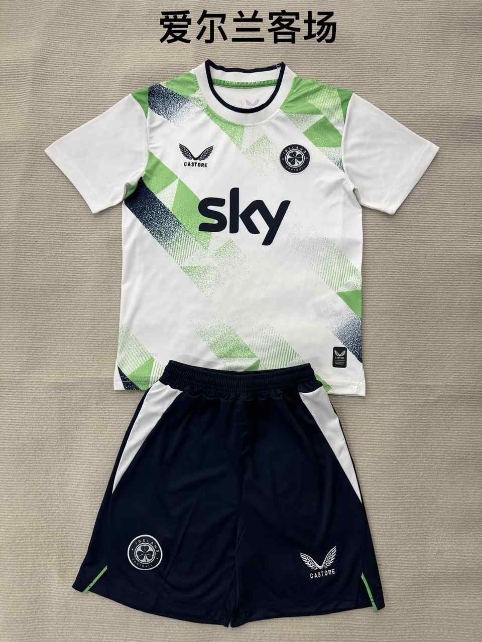 26 27 Ireland away adult set, children's set (16-2XL) 26 27 爱尔兰 客场 成人套装、童装（16-2X