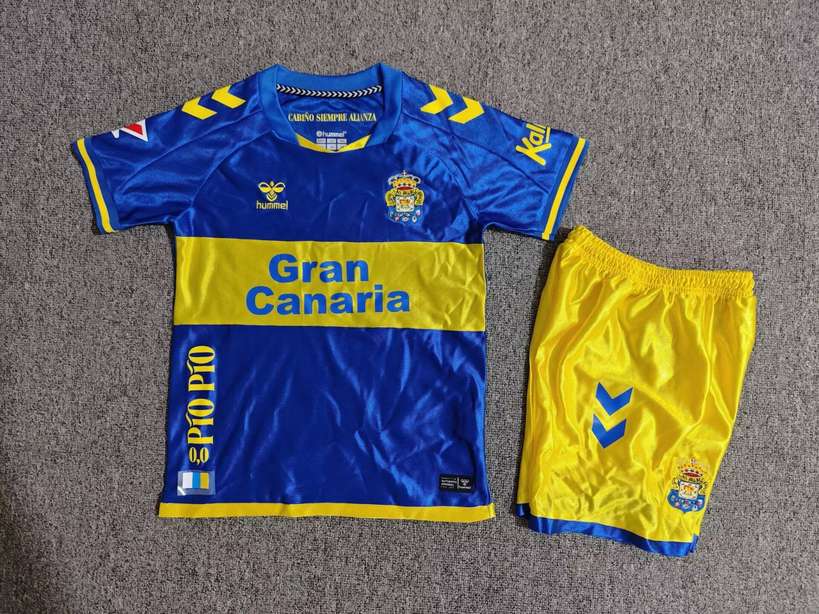 26 27 Las Palmas away children's kit 26 27 拉斯帕耳马斯 客场 孩子套件