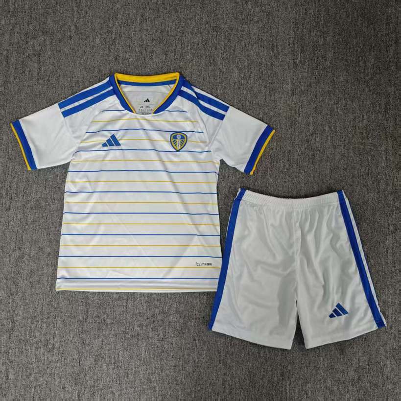26 27 Leeds United home children's kit 26 27 利兹联 主场 孩子套件