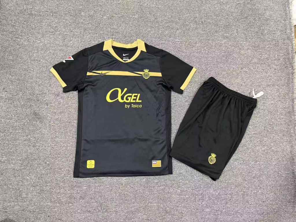 26 27 Mallorca away children's kit 26 27 马略卡 客场 孩子套件