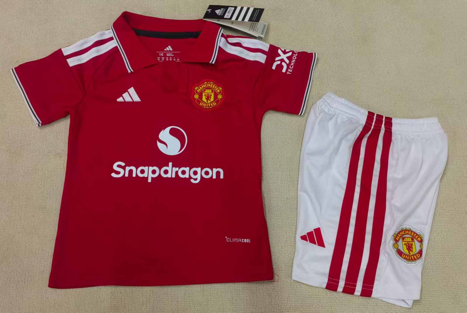 26 27 Man United home children's kit 26 27 曼联 主场 孩子套件