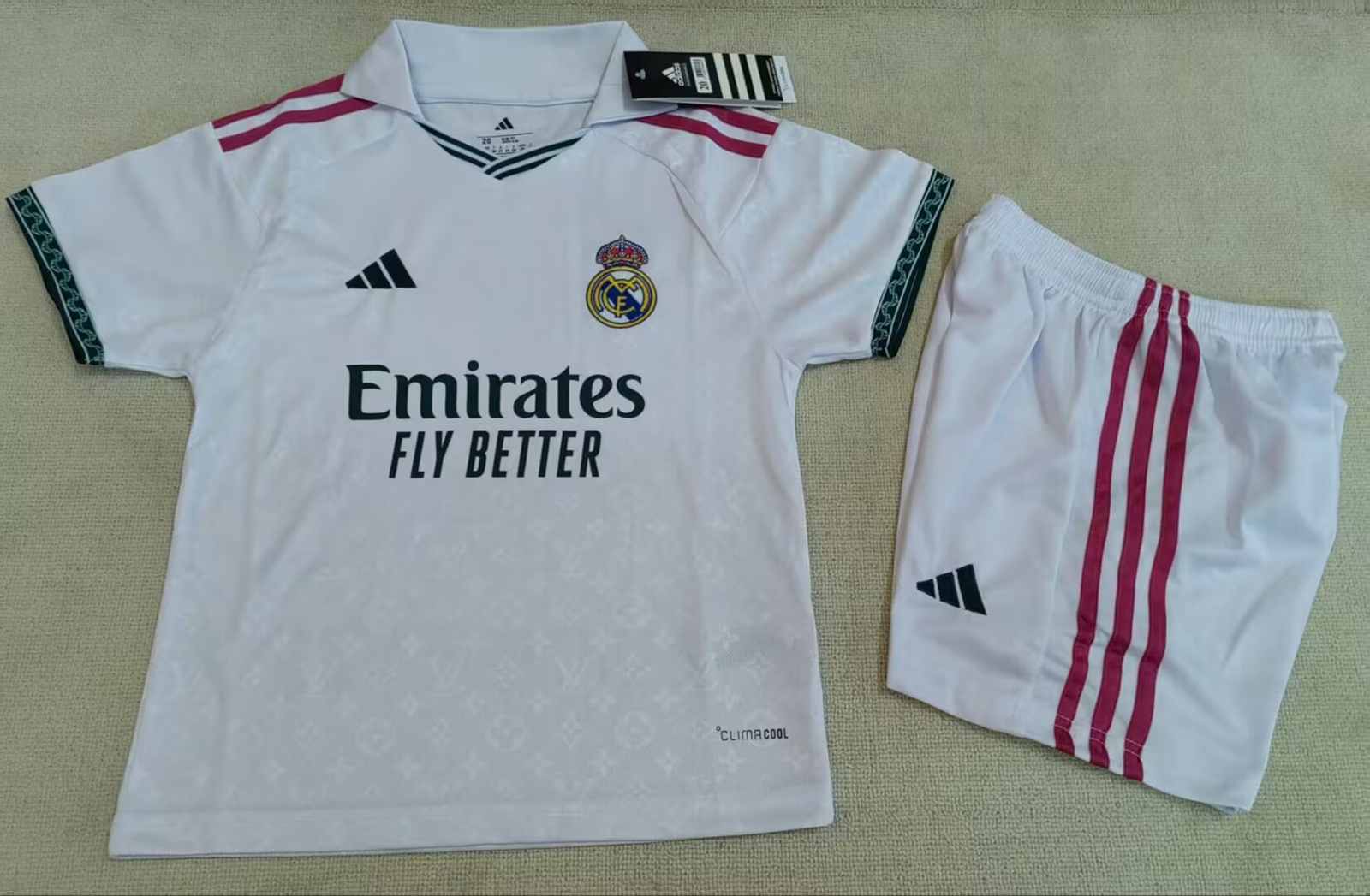 26 27 Real Madrid White Special Edition Children's Kit 26 27 皇马 白色 特别版 孩子套件