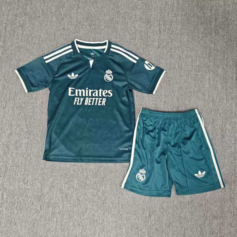 26 27 Real Madrid away children's kit 26 27 皇马 客场 孩子套件