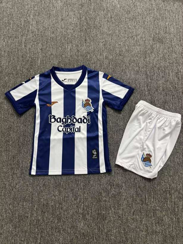26 27 Royal Society Home Children's Kit 26 27 皇家社会 主场 孩子套件