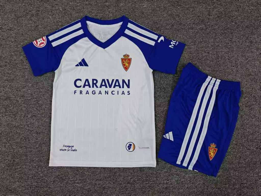 26 27 Zaragoza home Kids kit 26 27 萨拉戈萨 主场 孩子套件
