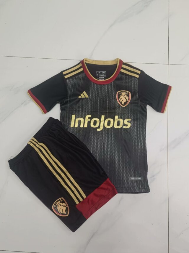 Ensemble de football enfant 24-25 Ultimate mostoles — Domicile