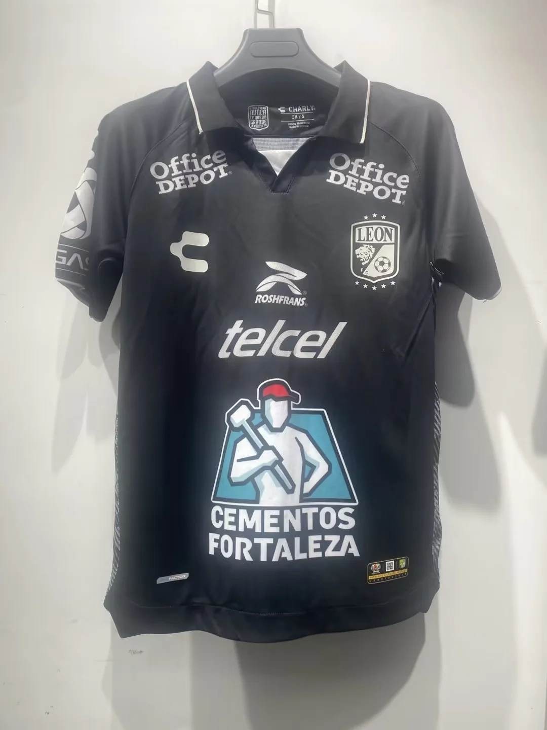23-24 Leon away black jersey