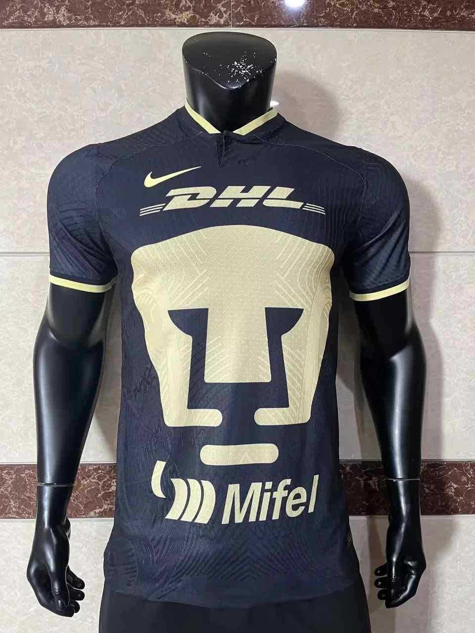 22-23 Pumas third player version