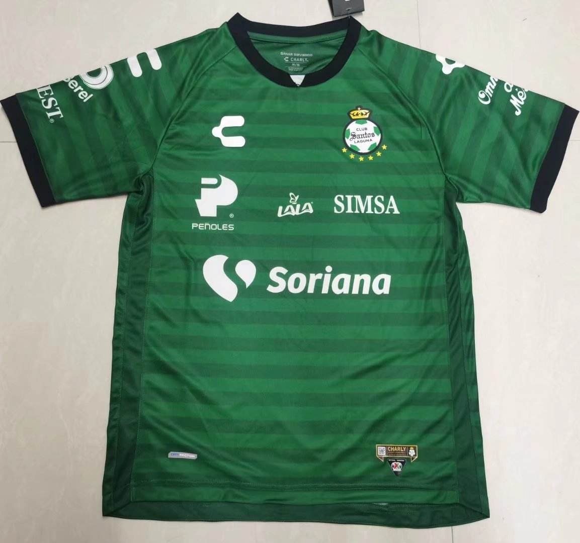 21-22 Santos Laguna extérieur
