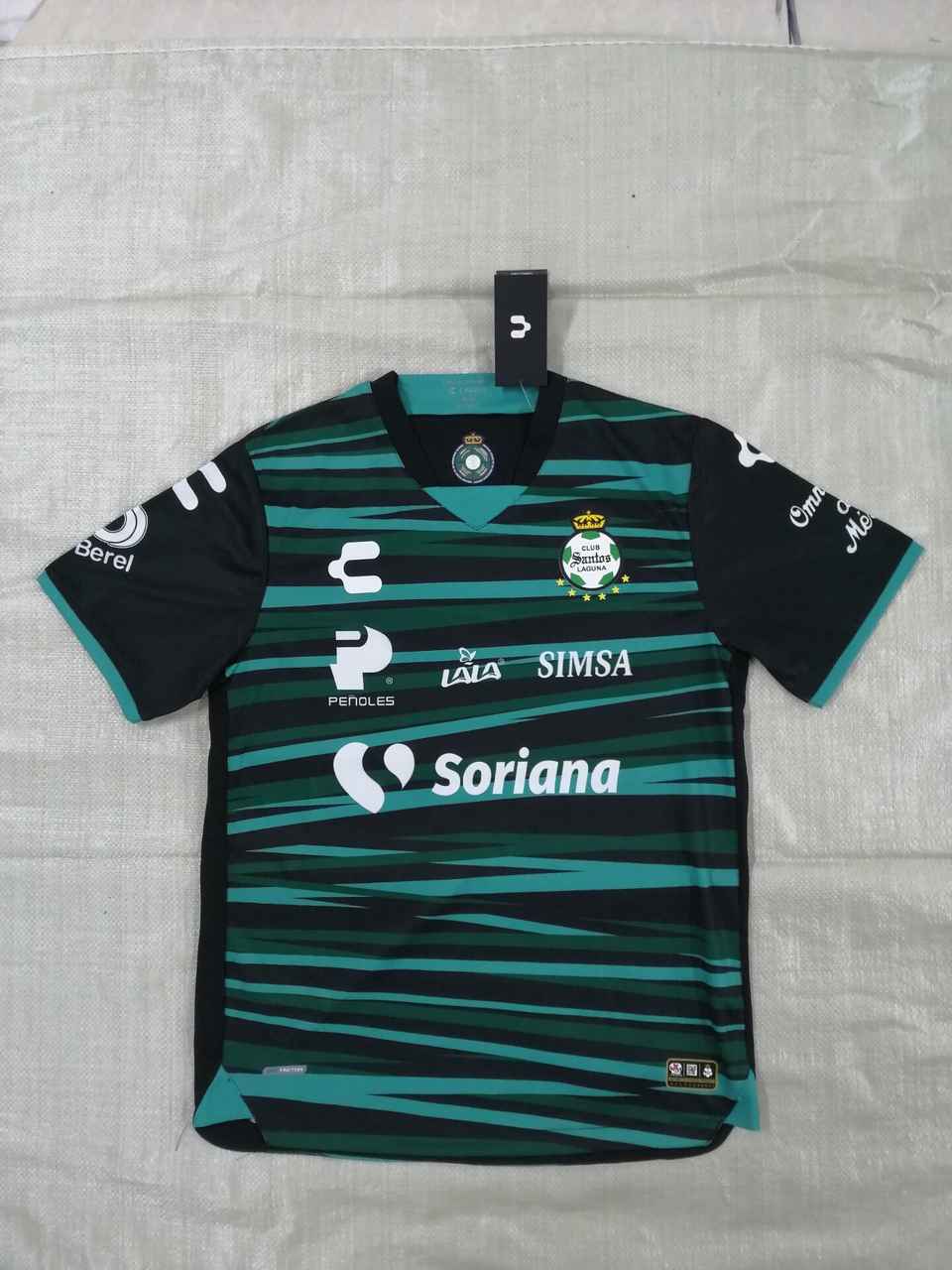 22-23 Santos Laguna extérieur