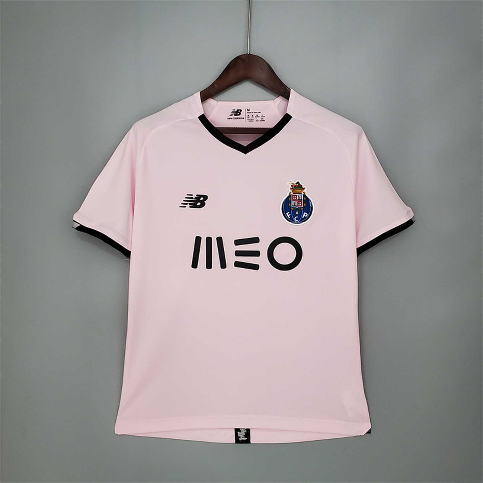 21-22 Porto third away