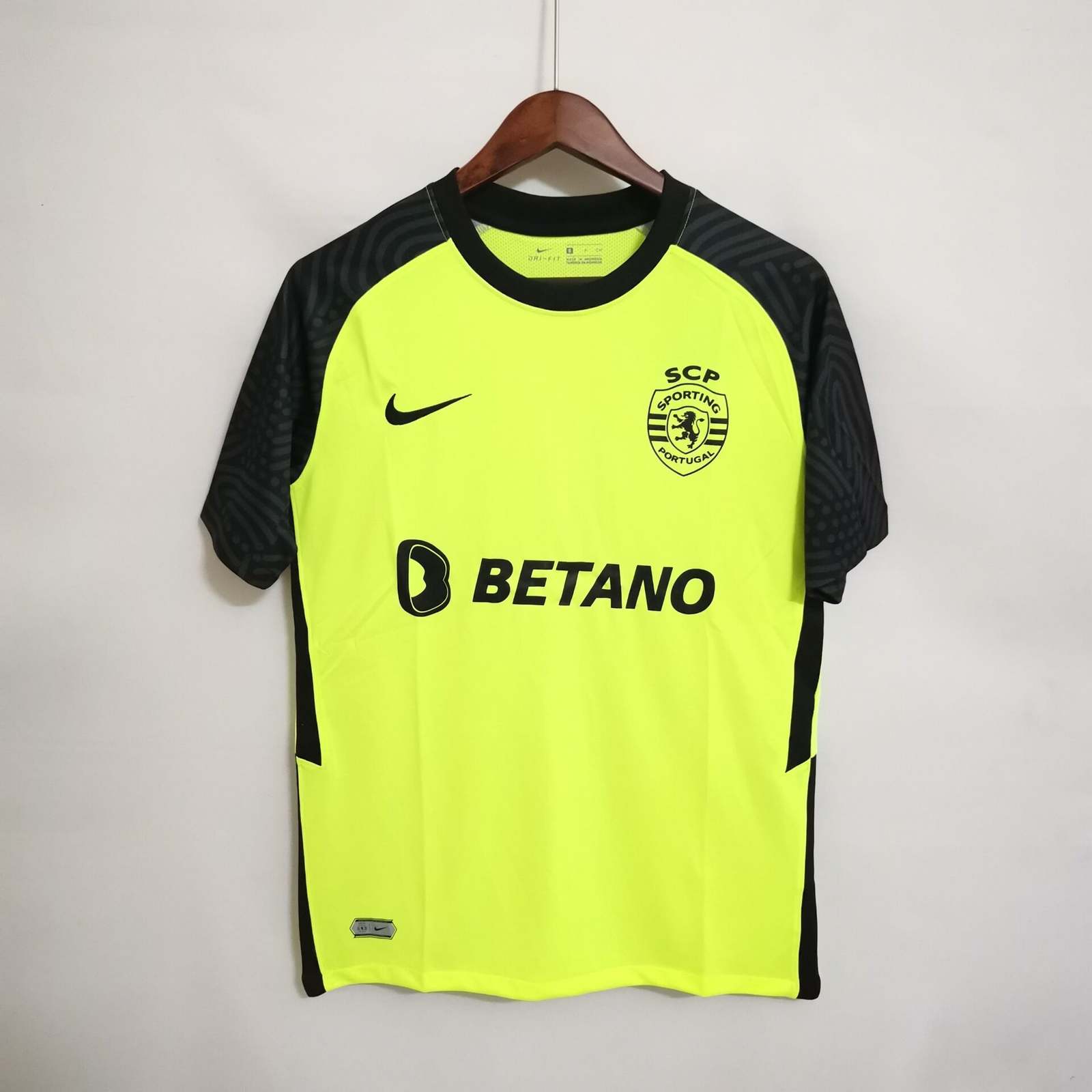 21-22 Sporting Lisbon away