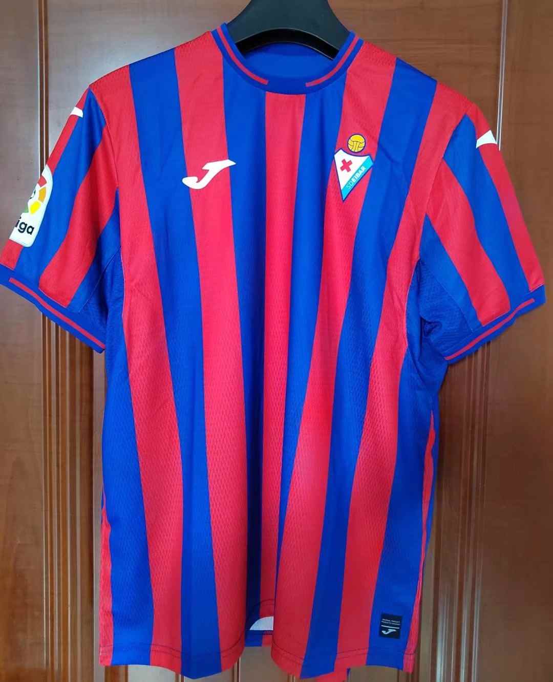 21-22 Eibar home