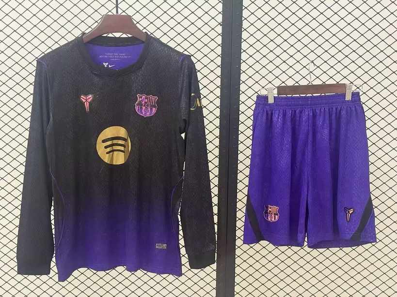Ensemble de football adulte Barcelona — 2026/27 · Extérieur · Manches longues · tailles S–2XL
