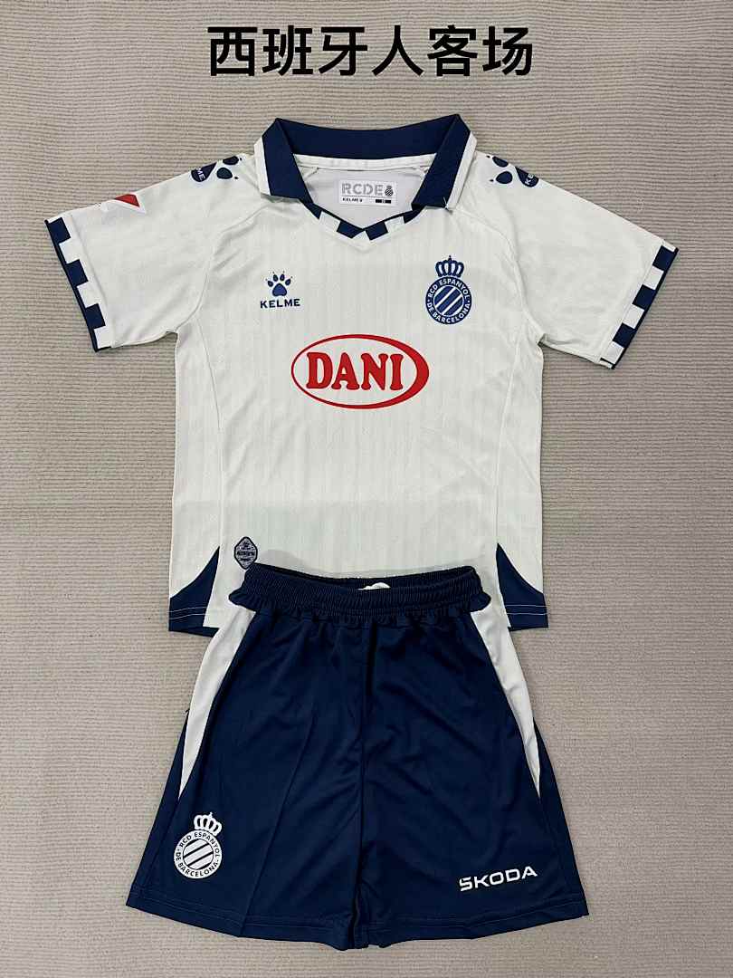 Ensemble de football enfant Espanyol — 2025/26 · Extérieur · tailles 16–28